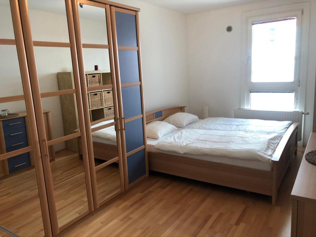 Apartament Bright With A Free Parking Garage @ Wienerberg Wiedeń