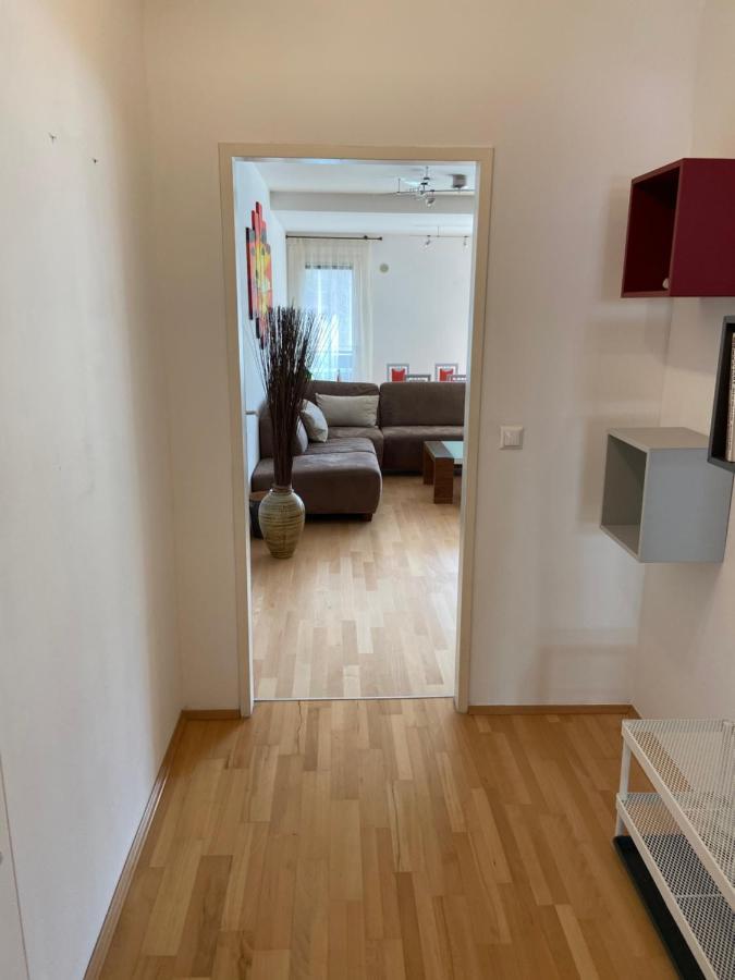 Bright With A Free Parking Garage @ Wienerberg Apartament *